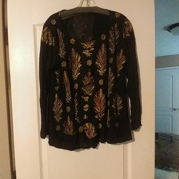 Top - Picture 2 of 2